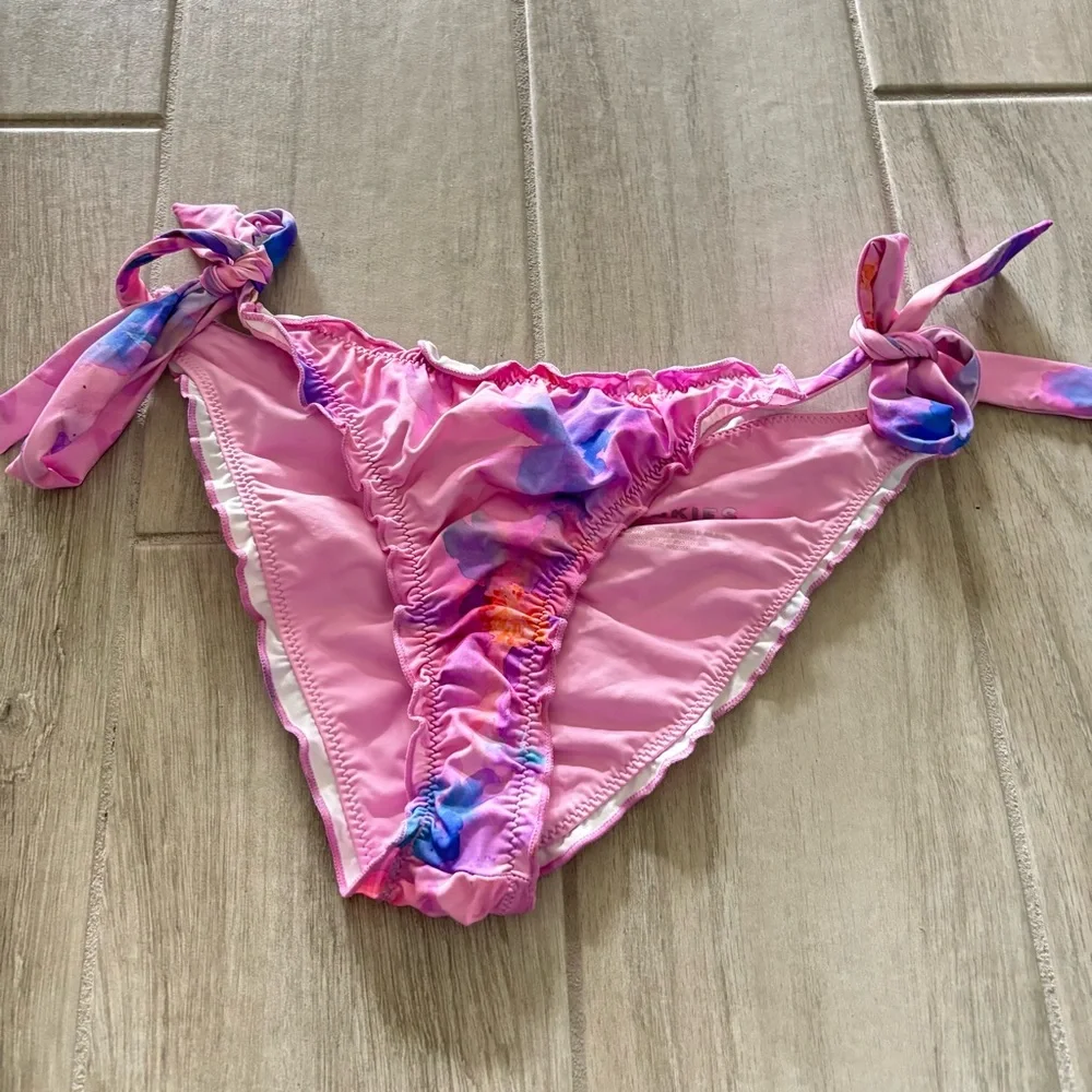 Frankie’s Colby‎ Floral Tie-Dye Bikini Bottom size Medium